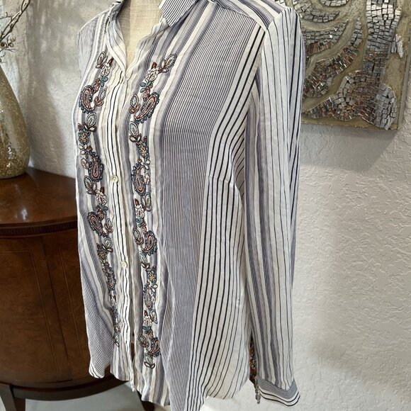 Chicos Striped Button-Up Tunic Shirt With Paisley Embroidery Front & Back size 8 - Picture 2 of 9